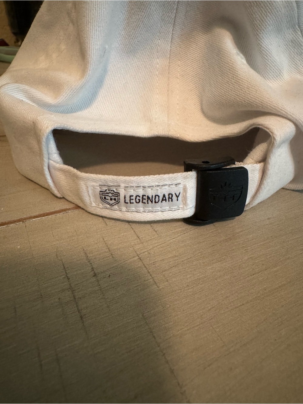 Embroidered Crest White Baseball Cap - Picture 3 of 4